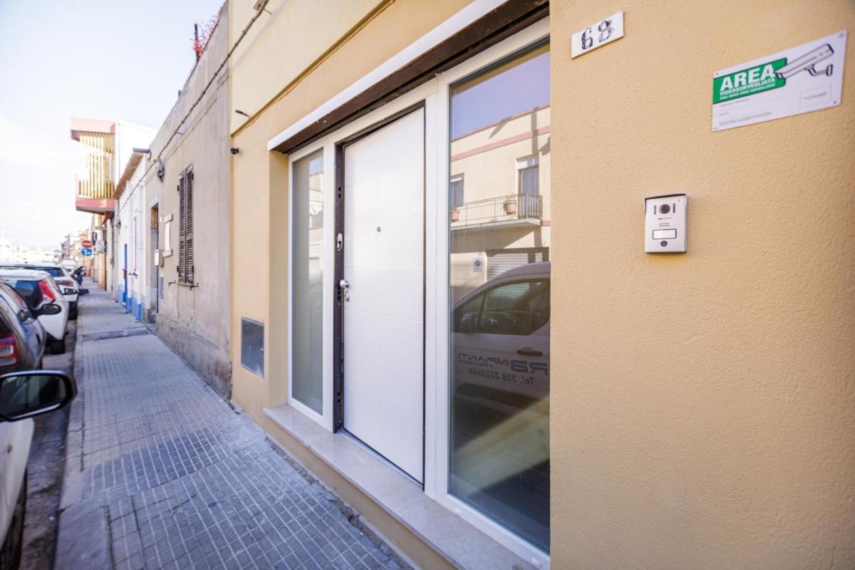 Bandiera 68 Apartment カリアリ エクステリア 写真